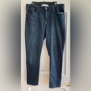 Levi Signature Mid Rise Slim Jeans Size 18